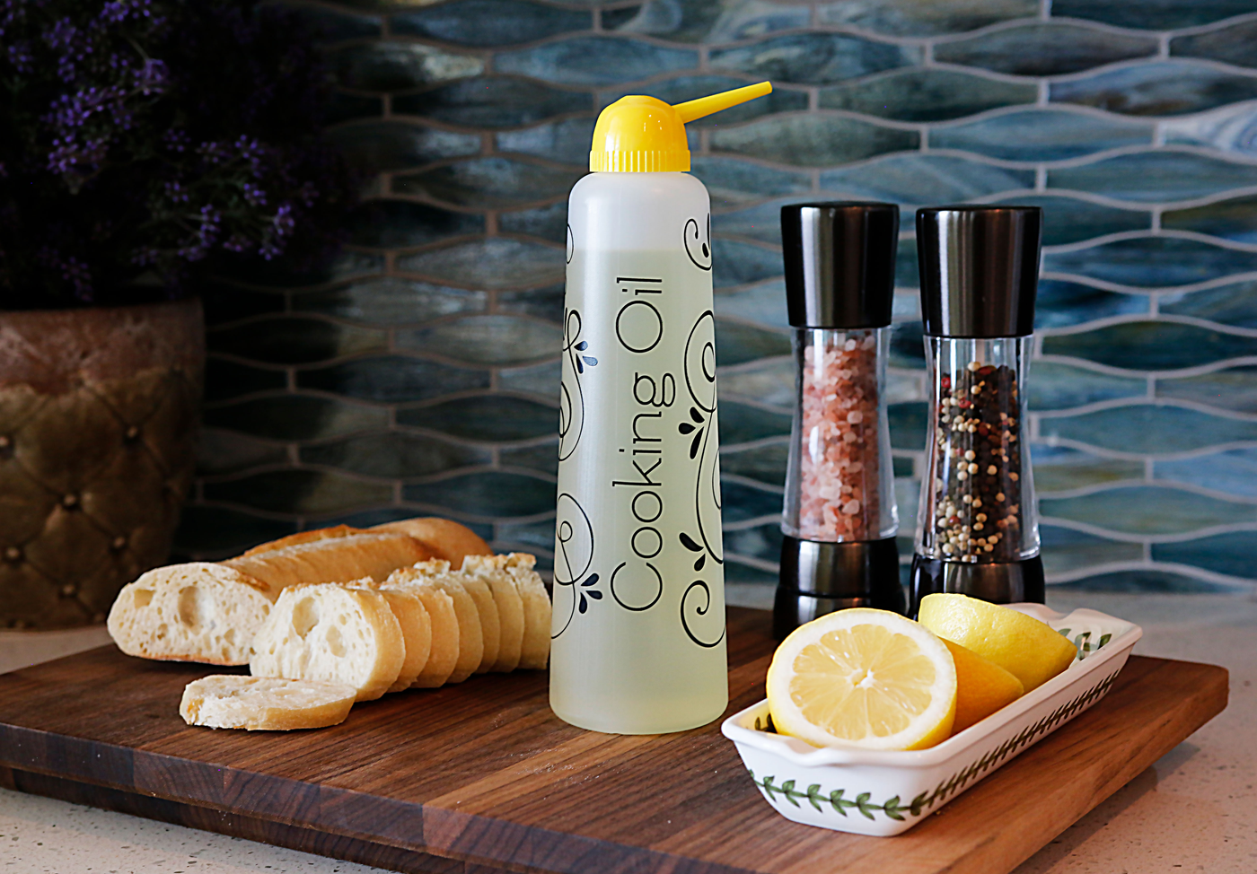 Oil Dispenser with Micro-Nozzle