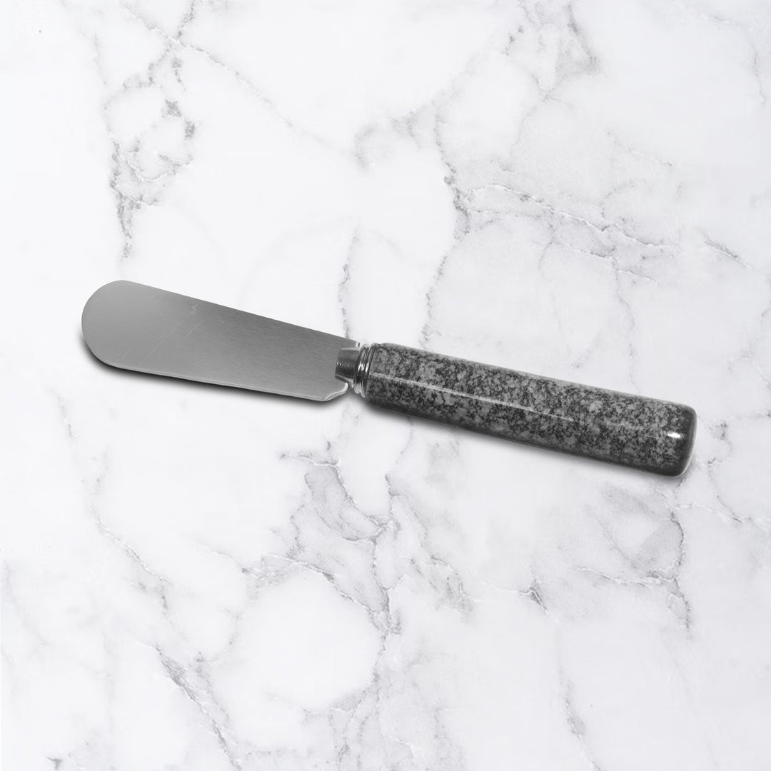 Gray spreader